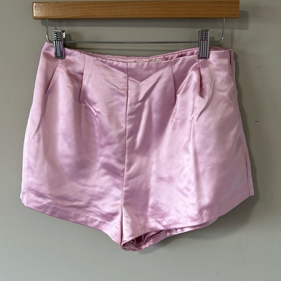 FOR LOVE & LEMONS Drew Pink Pleated Satin Shorts Sz S NEW - Picture 5 of 14